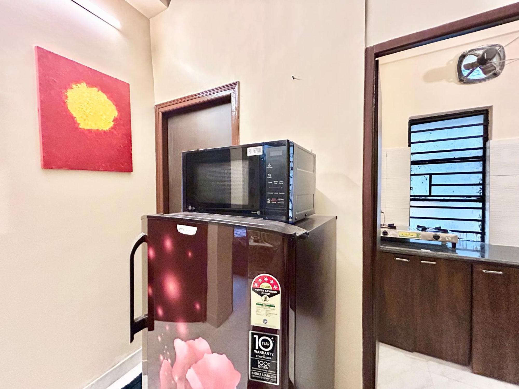Cozy 2Bhk Apt Near Ruby Hospital & Em Bypass Kolkata Exterior photo