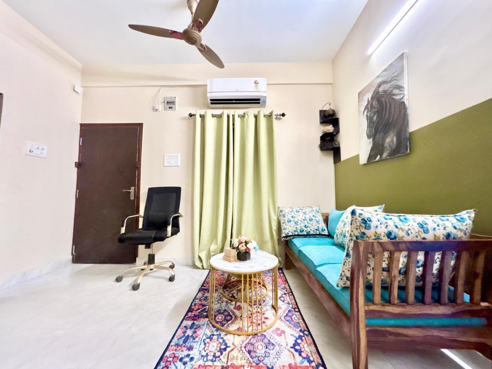 Cozy 2Bhk Apt Near Ruby Hospital & Em Bypass Kolkata Exterior photo