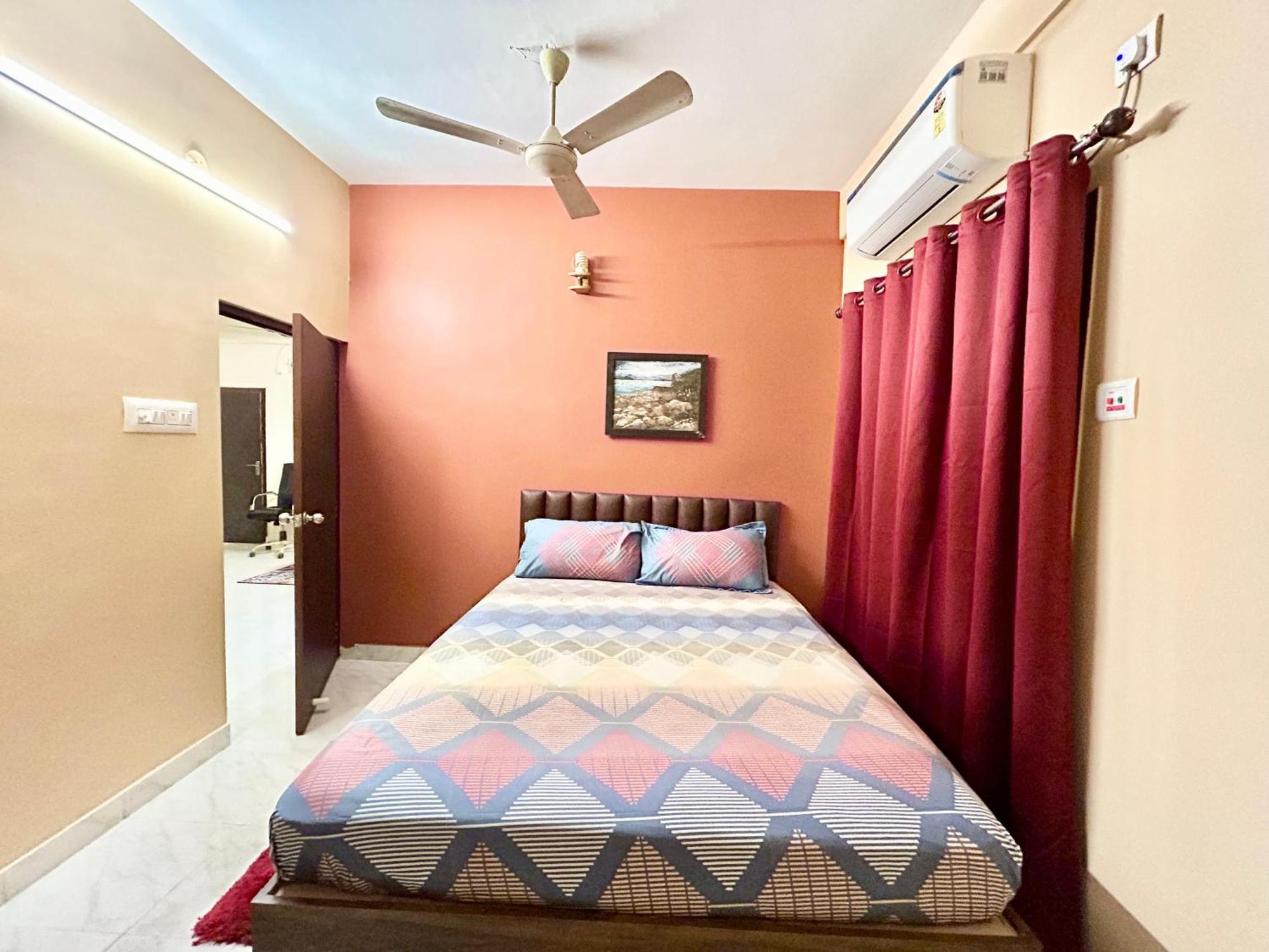 Cozy 2Bhk Apt Near Ruby Hospital & Em Bypass Kolkata Exterior photo