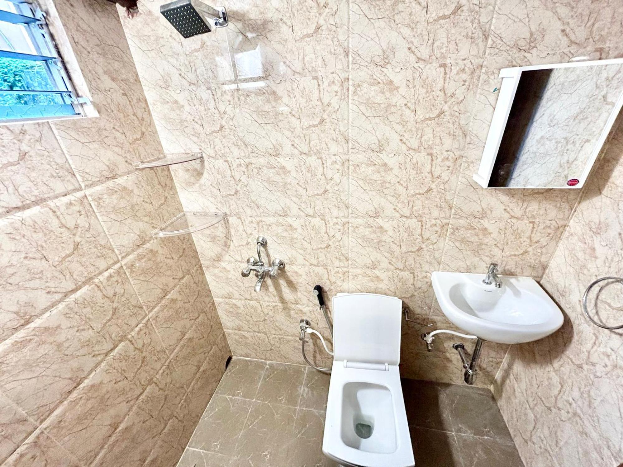 Cozy 2Bhk Apt Near Ruby Hospital & Em Bypass Kolkata Exterior photo